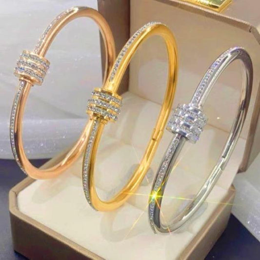 CleefLux™  Twist Lock Diamond Bangle